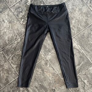 NOLI Black Liquid Sheen Activewear Sporty Sleek Yoga Goth Cropped Leggings